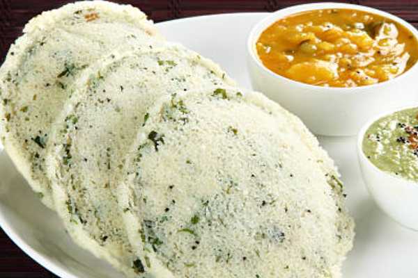 Idly (3) with Chettinad Veg Kuruma