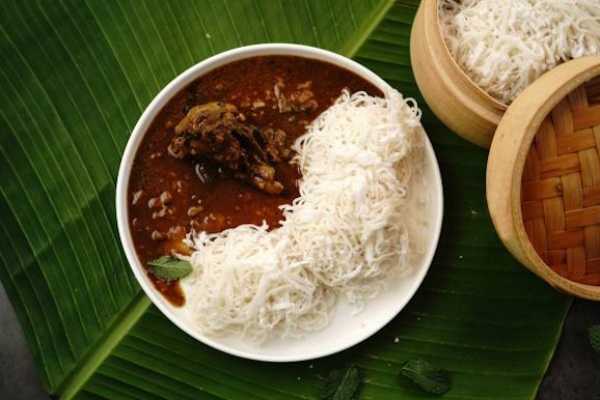 Idiyappam(5) With Chettinad Chicken Masala