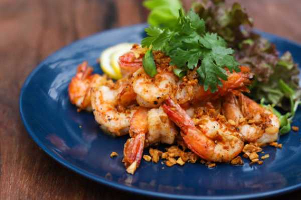 CHILLI GARLIC PRAWN (DRY)