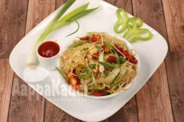 CHICKEN FRIED NOODLES
