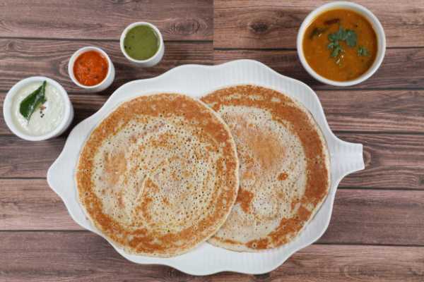 KALDOSA WITH CHUTNEYS & SAMBAR