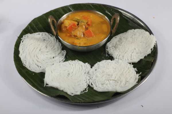 IDIYAPPAM VEGETABLE KHURMA