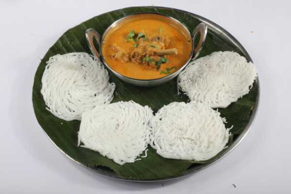 IDIYAPPAM WITH CHICKEN CURRY