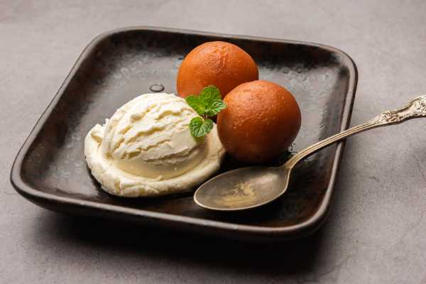 GULAB JAMUN W/ ICE CREAM