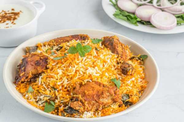 Temper Chicken Dum Biryani (Amaravathi)