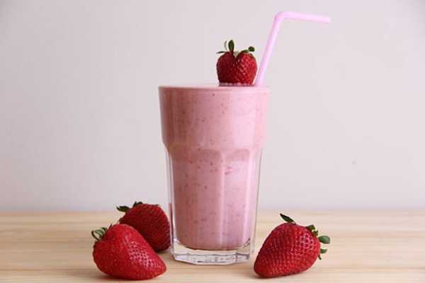STRAWBERRY SHAKE