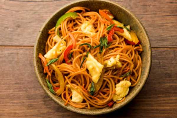 Egg Spicy Noodles (Schezwan)