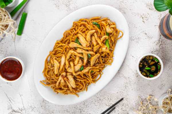 Chicken Spicy Noodles (Schezwan)