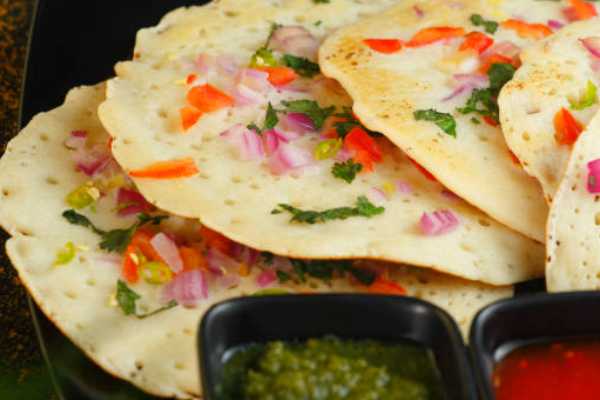 Onion Chilli Uthappam