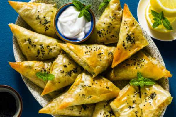 Onion Samosa (3 Pieces)