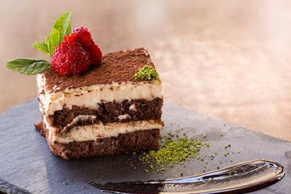 Tiramisu Cake