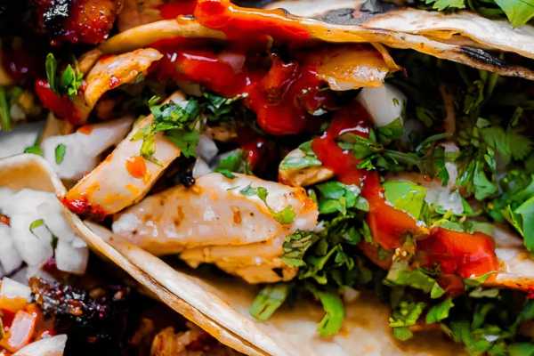 Taco Tres - Pollo (chicken)