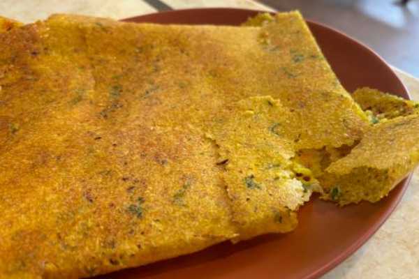 Chilli Onion Rava Dosa