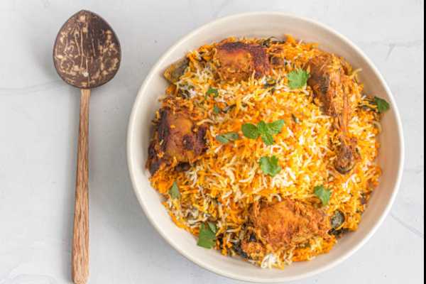 Aavakai Chicken Dum Briyani ( Spicy ) Bucket