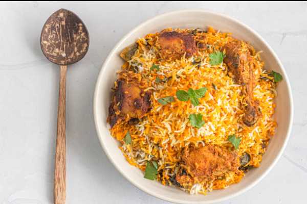 Aavakai Chicken Dum Briyani ( Spicy ) Family