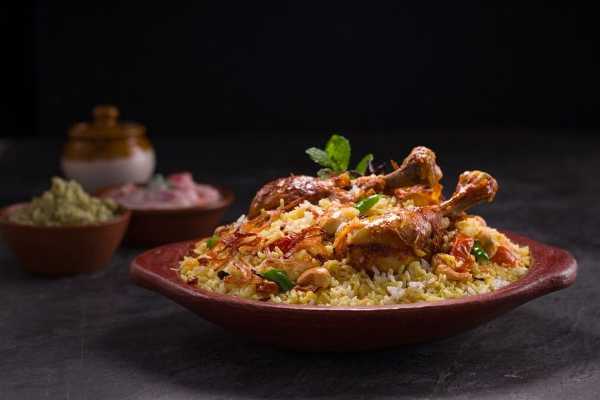 Hyderbadi Chicken Dum Biryani (bone-in) Tray