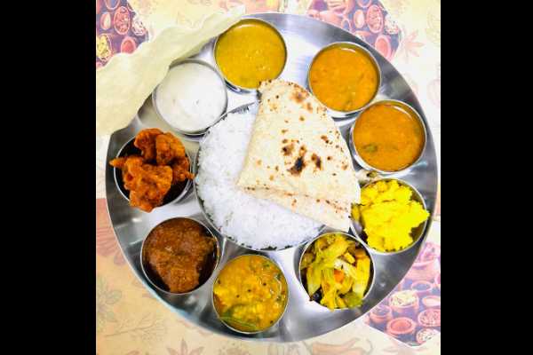 Anjappar Vegetarian Meal (Thali)