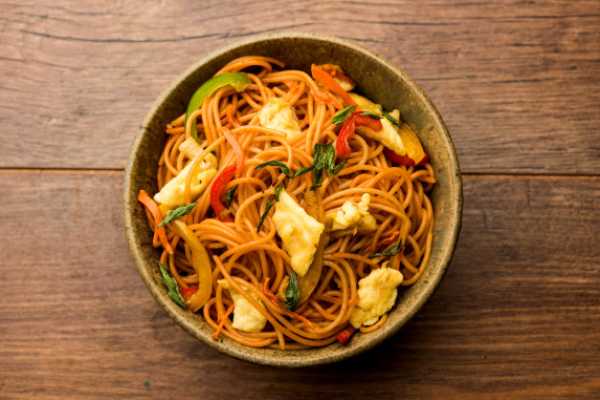Egg hakka noodles