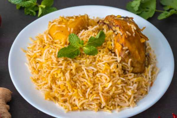 Family Aavakai Chicken Dum