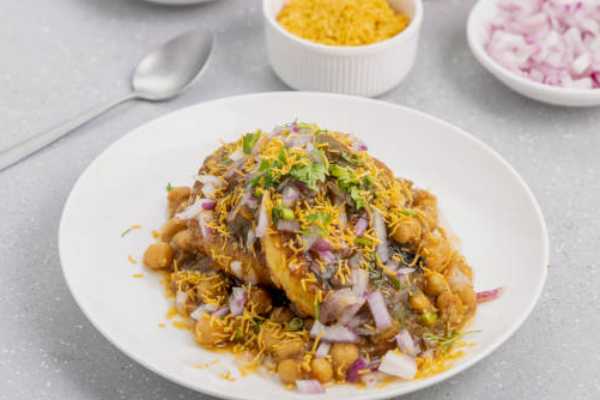 Aloo Tikki Chaat (Fri-Sun evenings)
