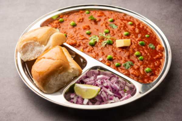 Pav Bhaji (Fri-Sun evenings)