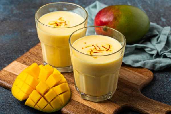 Mango lassi