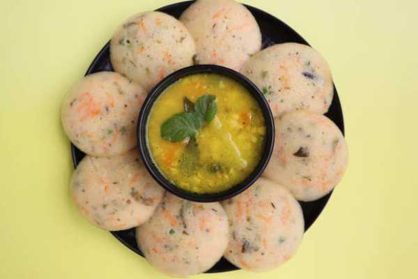 Two Idly with Mix Veg Curry