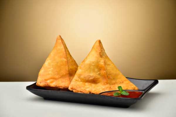 Vegetable Samosa (2)