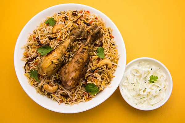 Hyderabad Chicken Dum Biryani (24 oz)