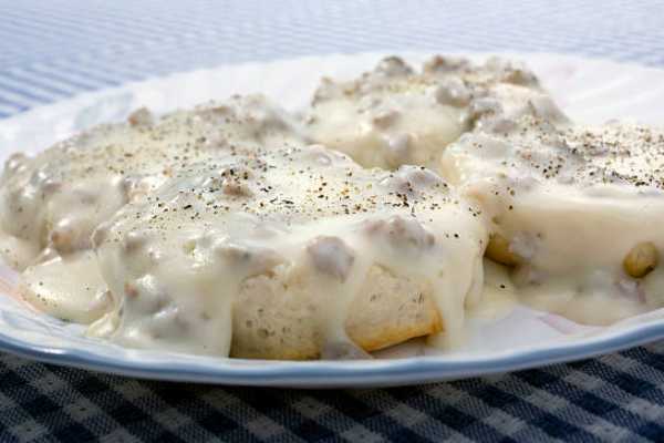 Biscuit (3) & Gravy - GRANDE