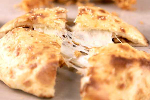 Naan Stuffed with Cheese (LS)