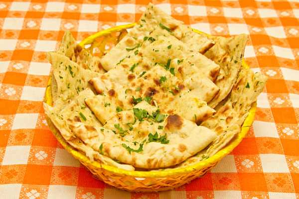 Lahsooni Naan (Garlic)