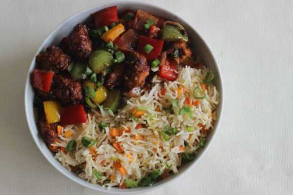 CHICKEN SCHEZWAN FRIED RICE
