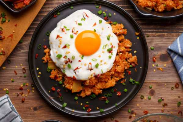 EGG SCHEZWAN FRIED RICE
