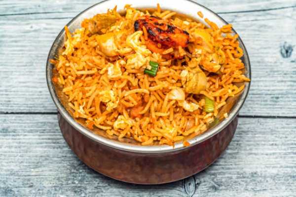 VEGETABLE SCHEZWAN FRIED RICE