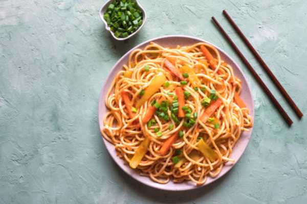 Veg Schezwan Hakka Noodles
