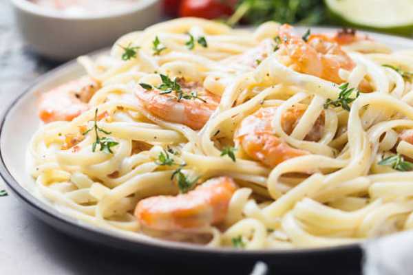 Shrimp Schezwan Hakka Noodles