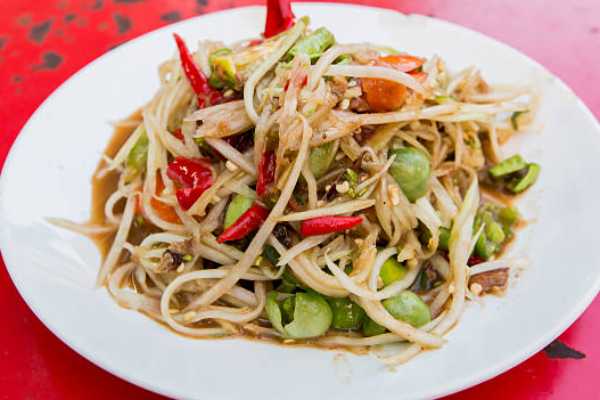 Thai Style Fried Noodles Veg
