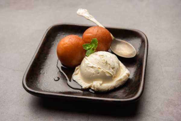 Gulab Jamoon with Icecream