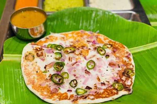Onion chiili Uthappam