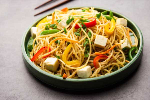 Paneer Schezwan Noodles