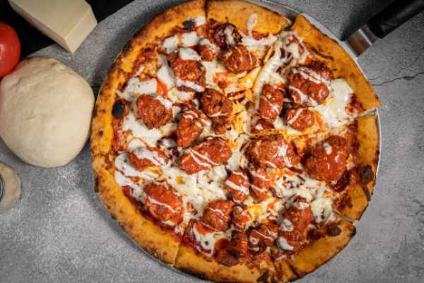 CHICKEN TIKKA PIZZA