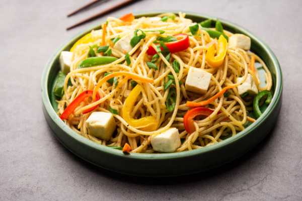 Paneer Hakka Noodles