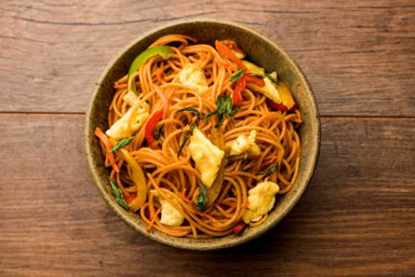Egg Hakka Noodles