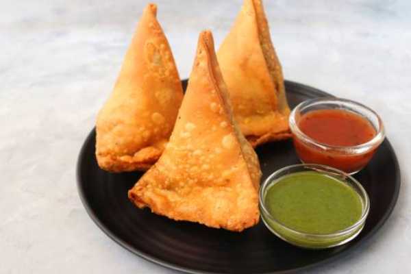 VEG SAMOSA (2PCS)