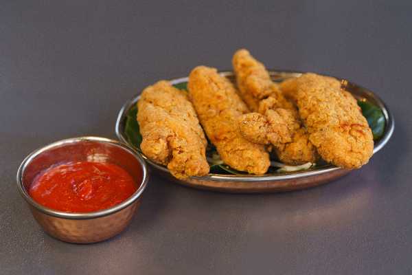 Chicken Nuggets (6) w/ Fries