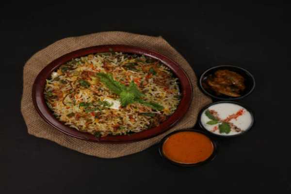 Kaju Paneer Pot Biryani