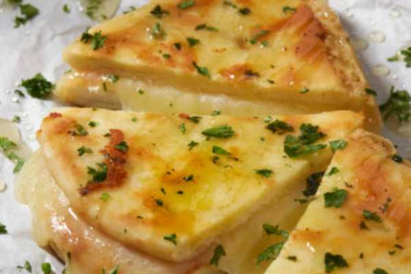 Chilli Cheese Naan