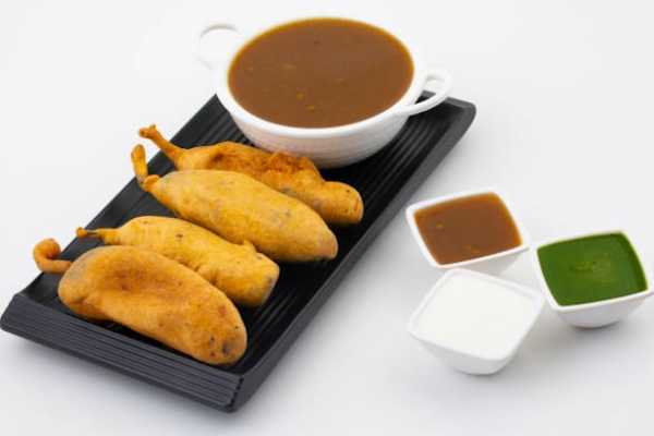 Guntur Pachi Mirchi Bajji (5-6 Pcs)