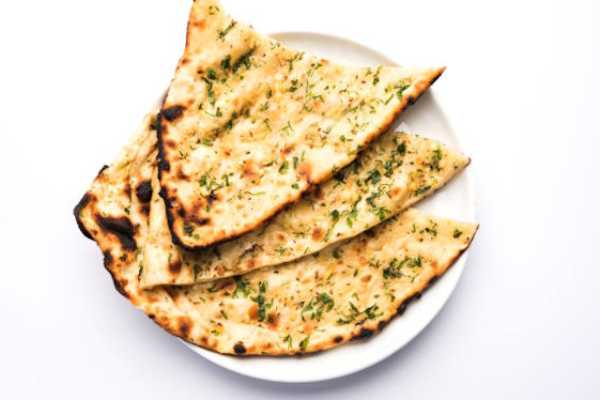 GARLIC CHEESE NAAN